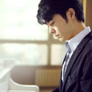 俄罗斯肥妇大屁股撒尿
