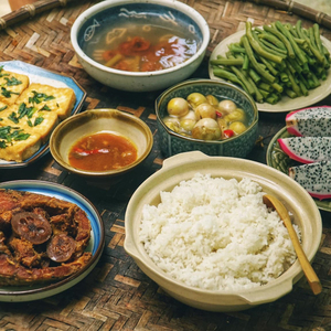 俄罗斯肥妇大屁股撒尿
